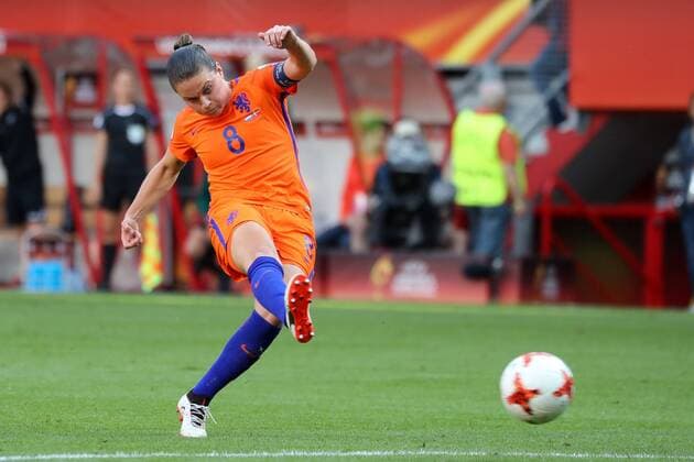 Sherida Spitse (Holland, 8), erzielt per Freistoß das Tor zum 3:2, Treffer, Torerfolg, Action, Aktion, Freisteller, Ganzkörper, Einzelbild, Aktion, Action, Fussball, UEFA Women s EURO 2017, Finale, Niederlande - Dänemark, xozx