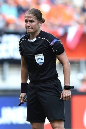 Fußball UEFA Women s Euro Finale Niederlande - Dänemark am 06.08.2017 im FC Twente Stadion in Enschede FIFA-Schiedsrichterin Esther Staubli ( Schweiz ) xRx