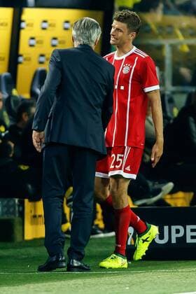 Dortmund, Deutschland, 05.08.2017, DFL Supercup, BV Borussia Dortmund - FC Bayern Muenchen, Cheftrainer Carlo Ancelotti (FCB) Thomas Mueller (FCB) ( DeFodi048