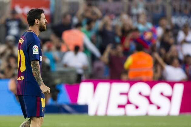 Bilder des Tages - SPORT August 7, 2017 - Barcelona, Catalonia, Spain - 10 Leo Messi from Argentina of FC Barcelona Barca during the team presentation after the Joan Gamper trophy match between FC Barcelona vs Chapecoense at Camp Nou Stadium on August 7th, 2017 in Barcelona, Spain. FC Barcelona v Chapecoense - Joan Gamper Trophy  - ZUMAn230 20170807_zaa_n230_146 Copyright: xXavierxBonillax