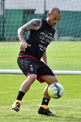 Fußball, OGC Nizza Training Wesley Sneijder (OGC Nice) FOOTBALL : Entrainement de l OGC Nice - Nice - 08 08 2017 NorbertScanella Panoramic 