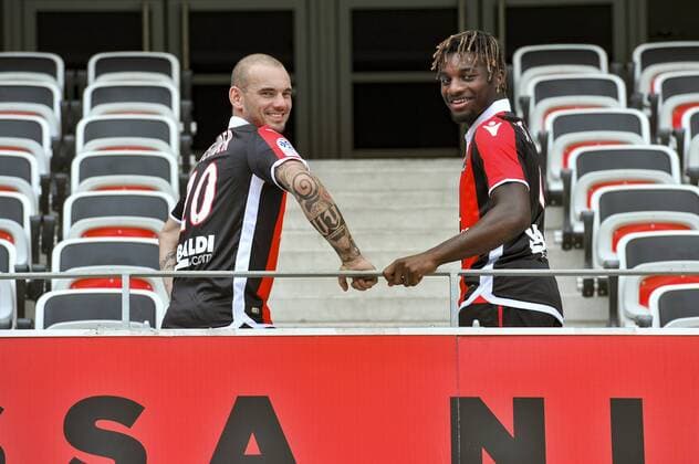 Fußball, OGC Nizza präsentiert Wesley Sneijder Wesley Sneijder (OGC Nice) - Allan Saint Maximin (OGC Nice) FOOTBALL : Nouvelles recrues de l OGC Nice - Presentation des joueurs - Nice - 08 08 2017 NorbertScanella Panoramic 
