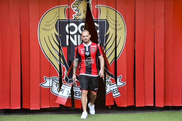 Fußball, OGC Nizza präsentiert Wesley Sneijder Wesley Sneijder (OGC Nice) FOOTBALL : Nouvelles recrues de l OGC Nice - Presentation des joueurs - Nice - 08 08 2017 NorbertScanella Panoramic 