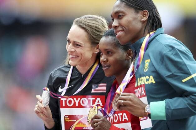IAAF World Championships vom 04.-13.08.2017; London, 08.08.2017 Siegerehrung 1500m - Siegerin Faith Chepngetich Kipyegon (KEN, Mitte), links Jennifer Simpson (USA, Bronze), rechts Caster Semenya (RSA, Silber) am 08.08.2017 im London Stadium waehrend der IAAF World Championships vom 04.-13.08.2017 in London (Great Britain). xakx