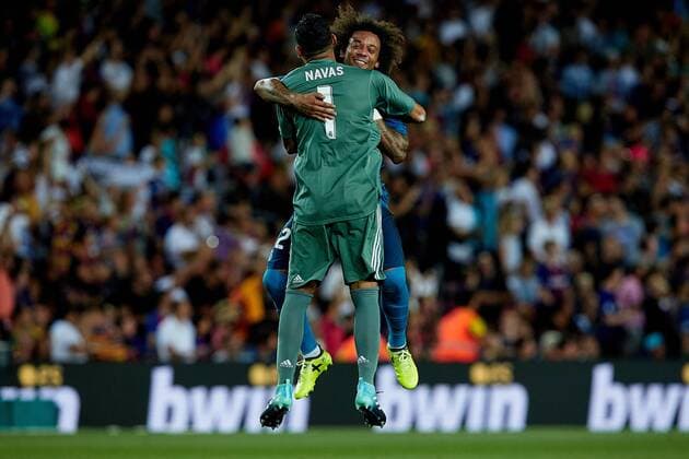 Bilder des Tages - SPORT August 13th 2017, Nou Camp, Barcelona, Spain; Spanish Football Supercopa 1st Leg FC Barcelona Barca versus Real Madrid; Marcelo and Keylor Navas goalkeeper of Real Madrid CF celebrates a goal to make it 1-3; xDavidxAliagax  ActionPlus11916342