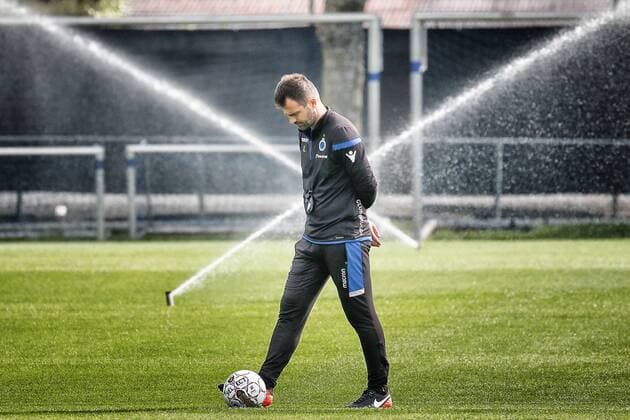 Bilder des Tages - SPORT Club Brugge s head coach Ivan Leko pictured during a training session of Belgian soccer team Club Brugge KSV, Wednesday 16 August 2017 in Brugge. The team is preparing for tomorrow s game against Greek club AEK Athens F.C., the first leg of the first playoff round for the UEFA Europa League competition. BRUNOxFAHY  x05148602x