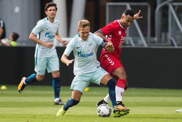 (L-R) Domenico Criscito of FK Zenit St Petersburg, Sean Klaiber of FC Utrecht during the UEFA Europa League fourth round qualifying first leg match between FC Utrecht and FK Zenit St Petersburg at the Nieuw Galgenwaard Stadium on August 16, 2017 in Utrecht, The Netherlands FC Utrecht v FK Zenit St Petersburg UEFA Europa League 2017 2018 xVIxVIxImagesx xGerritxvanxKeulenxIVx 8488414