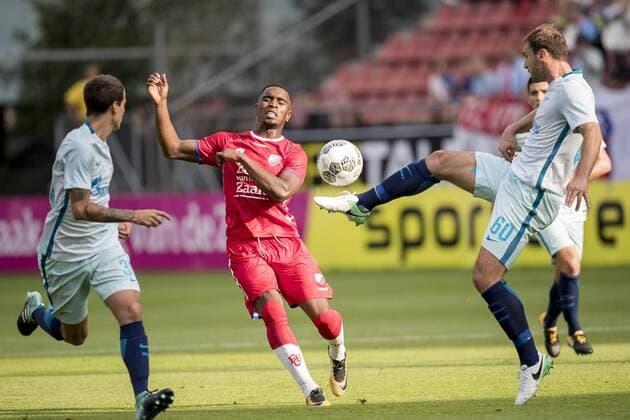 UTRECHT, FC Utrecht - Zenit Sint-Petersburg, 16-8-2017, voetbal, seizoen 2017-2018, voorronde Europa League, stadion Galgenwaard, FC Utrecht speler Gyrano Kerk (M), FC Zenit speler Branislav Ivanovic (R) Utrecht - Zenit  x1672717x