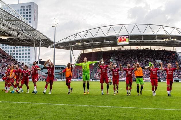 UTRECHT - 16-08-2017. Stadion Galgenwaard , Voetbal , Seizoen 2016 2017 , Europees Voetbal , UEFA , FC Utrecht - FC Zenit Sint-Petersburg , feest bij de spelers van FC Utrecht na de winst op Zenit Sint Petersburg Utrecht - Zenit  x1672739x
