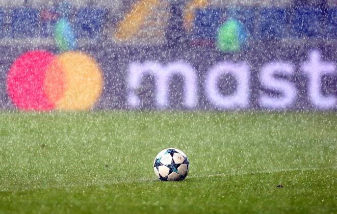Bilder des Tages - SPORT Rainy day at Medipol Basaksehir - Sevilla UEFA Champions League Play - Off 1st round game at Istanbul Fatih Terim Stadium, 16th August, 2017.  Copyright: TolgaxAdanali STA_2179