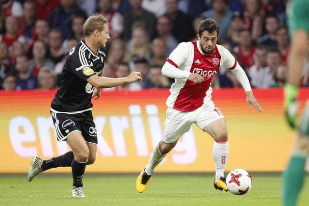 (L-R) Vegar Eggen Hedenstad of Rosenborg BK, Amin Younes of Ajax during the UEFA Europa League fourth round qualifying first leg match between Ajax Amsterdam and RosenBorg BK at the Amsterdam Arena on August 17, 2017 in Amsterdam, The Netherlands Ajax v Rosenborg BK UEFA Europa League 2017 2018 xVIxVIxImagesx xMauricexvanxSteenxIVx 8494301