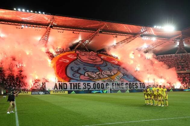 Bilder des Tages - SPORT WARSZAWA 17.08.2017 PIERWSZY MECZ IV RUNDA KWALIFIKACJE LIGA EUROPY SEZON 2017 18: LEGIA WARSZAWA - SHERIFF TYRASPOL --- UEFA EUROPA LEAGUE FIRST LEG FOURTH QUALIFYING ROUND MATCH: LEGIA WARSAW - SHERIFF TIRASPOL KIBICE LEGII PILKARZE SHERIFFA FOT. PIOTR KUCZA FOTOPYK NEWSPIX.PL --- Newspix.pl  170817PYK0002