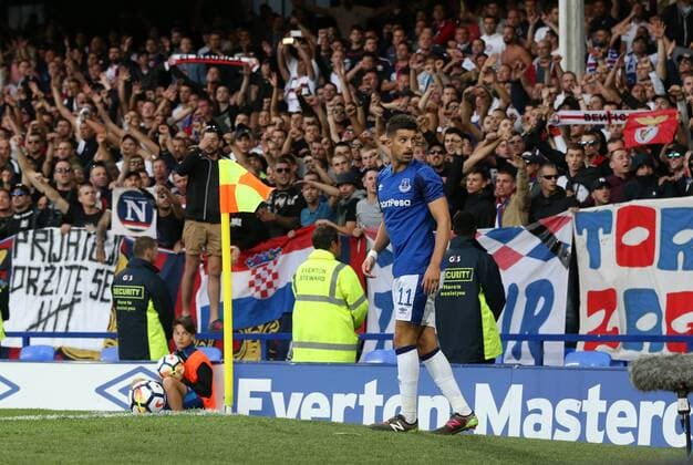 Kevin Mirallas of Everton looks around at the fans during the Europa League Qualifying Play Offs 1st Leg match at Goodison Park Stadium, Liverpool. Picture date: August 17th 2017. Picture credit should read: David Klein Sportimage EDITORIAL USE ONLY. No use with unauthorised audio, video, data, fixture lists, club league logos or live services. Online in-match use limited to 120 images, no video emulation. No use in betting, games or single club league player publications.