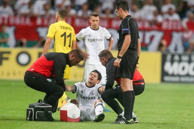 Bilder des Tages - SPORT 17.08.2017, Warszawa, pilka nozna, Legia Warszawa - FC Sheriff Tiraspol, play-off, Liga Europy, Guilherme (Legia), kontuzja, UEFA Europa League play-off, Legia Warsaw - FC Sheriff Tiraspol, football, fot. Tomasz Jastrzebowski Foto Olimpik NEWSPIX.PL --- Newspix.pl  20170817toja37