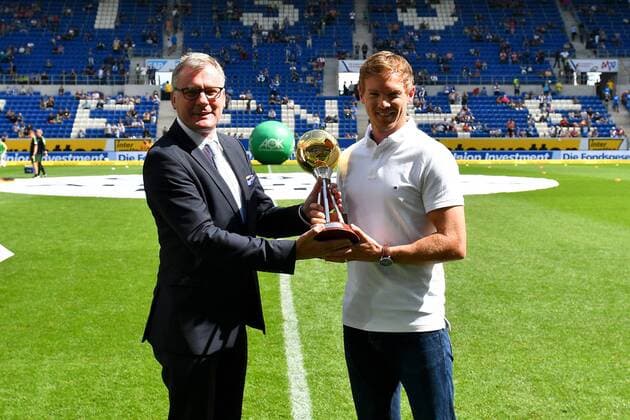 GER, 1. FBL, TSG 1899 Hoffenheim vs SV Werder Bremen 19.08.2017, wirsol-Rhein-Neckar-Arena, Sinsheim, GER, 1. FBL, TSG 1899 Hoffenheim vs SV Werder Bremen, im Bild Ehrung fuer Julian Nagelsmann (Trainer TSG Hoffenheim) nordphotox xFabisch nordphoto00100