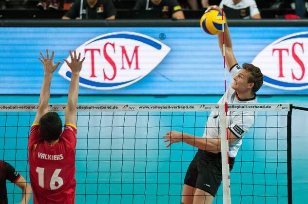 Christian Fromm (Deutschland, 1) am Ball, Volleyball, Länderspiel, Deutschland - Belgien, xobx