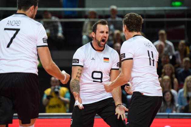 19.08.2017, ÖVB Arena, Bremen Volleyball, Länderspiel Laenderspiel, Deutschland vs. Belgien Jubel Michael Andrei ( 7 GER), Georg Grozer ( 9 GER), Lukas Kampa ( 11 GER)