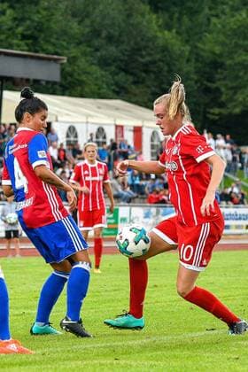 GER, FSP, Bayern München vs FC Basel 19.08.2017, Allgäustadion Allgaeustadion, Wangen, GER, FSP, Bayern München vs FC Basel, im Bild Stefani Liebhart (Basel 4), Jill Roord (Muenchen 10) nordphotoxHafner nph00200