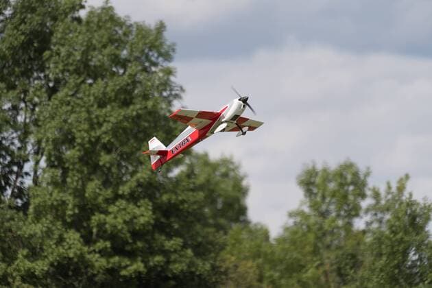 Kunstflug mit einem Motor-Schleppflieger, Weltmeisterschaft im GPS-Dreicecksfliegen, Segelflug-Grossmodelle, Gruibingen, 20.08.2017, Gruibingen Copyright: xWalther xEibner-Pressefotox EP_swr