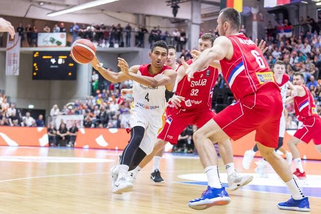 Maodo Lo (Nr. 4, Deutschland) gegen Milan Macvan (Nr. 6, Serbien) un dOgnjen Kuzmic (Nr. 32, Serbien). Deutschland vs Serbien, Basketball, Supercup, Nationalteams, 20.08.17 Hamburg Schleswig-Holstein Germany Inselparkhalle Copyright: xAgentur54Gradx xJohnxGarvex