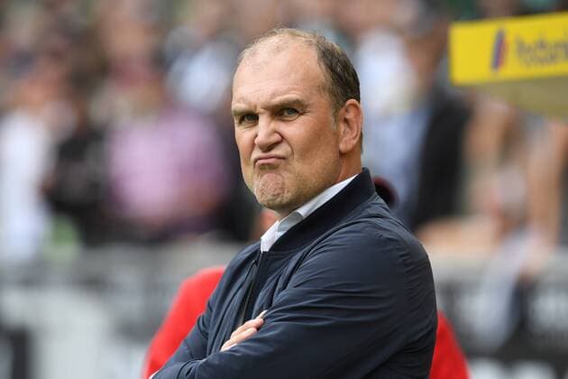Fussball, 1.BL Saison 2017 2018, Spieltag 1, Borussia Mönchengladbach vs 1.FC Koeln, 20.08.2017, Borussia Park Mönchengladbach, Jörg Schmadtke Manager FC Koeln,Aktion, Einzelbild,