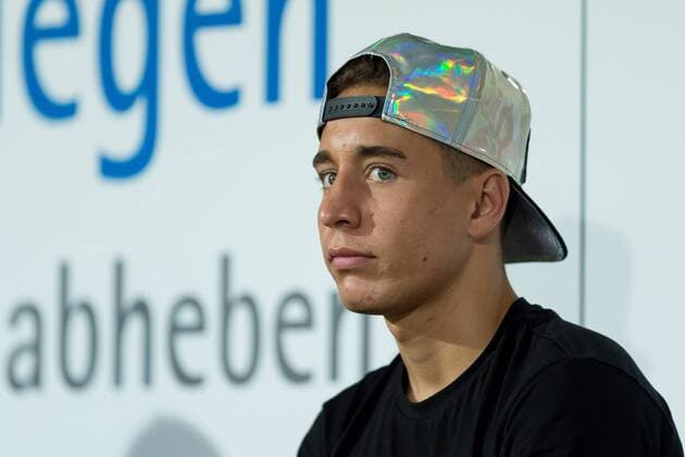 Altach, Oesterreich 01.08.2017, BV Borussia Dortmund Sommer Trainingslager 2017, Testspiel, BV Borussia Dortmund - Atalanta Bergamo, Emre Mor (BVB) schaut ( DeFodi001