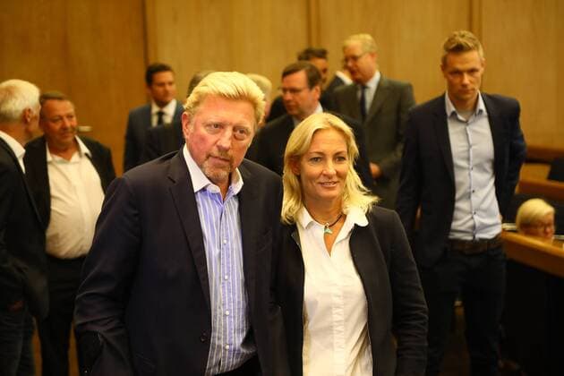 Boris Becker (Head of Men s Tennis) kommt zur Pressekonferenz, daneben Barbara Rittner (Head of Women s Tennis) - 23.08.2017: DTB stellt Boris Becker als Head of men s Tennis vor, Plenarsaal Römer