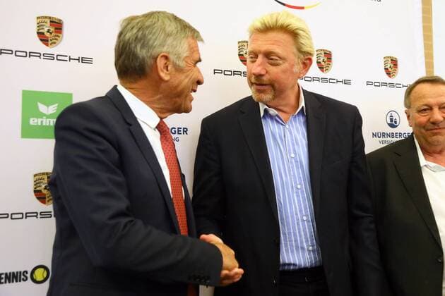 Shake-Hands von Boris Becker (Head of Men s Tennis) bei der Pressekonferenz mit DTB-Präsident Ulrich Klaus - 23.08.2017: DTB stellt Boris Becker als Head of men s Tennis vor, Plenarsaal Römer