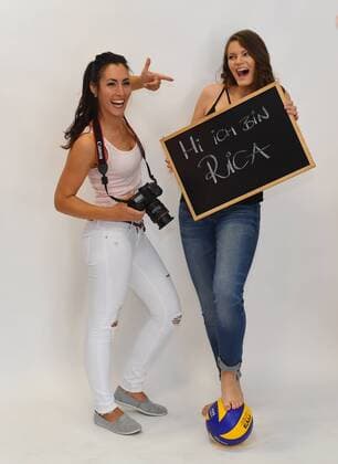 Fotografin Amelie Jehmlich mit Rica Maase, Kalendershooting, Fotoshooting, Kalender, im Fotostudio art-n-photo in Dresden, Dresdner SC, Volleyball, 1. Bundesliga Frauen, 1. Liga, DSC, Saison 2017 2018, 23.08.2017,