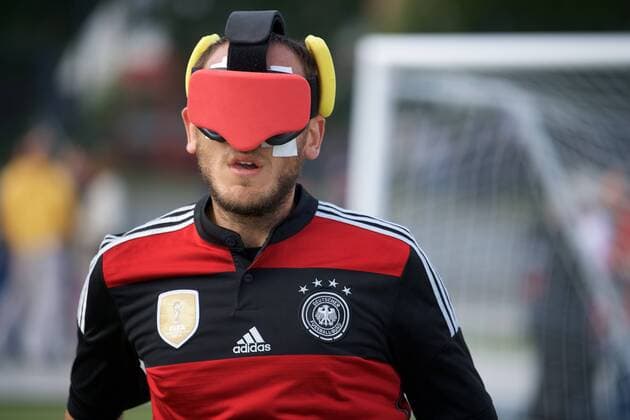 Blindenfussball Berlin 23.08.2017 Fussball Behindertensport IBSA Blind Football European Championships auf dem Lilli-Henoch-Sportplatz am Anhalter Bahnhof Vorrunde Deutschland (GER) in schwarz-roten Trikots gegen England (ENG) in weiss weiß GER vs ENG 0:3