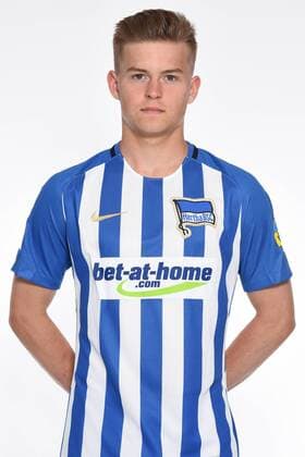 Fussball Berlin 07.07.2017 1. Bundesliga DFL GER Saison 2017 2018 Hertha BSC Berlin Porträttermin 2017 2018 Maximilian Mittelstädt Hertha BSC Portrait
