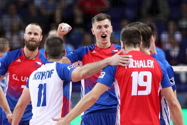 SZCZECIN, AZOTY ARENA 25.08.2017 CEV MISTRZOSTWA EUROPY W PILCE SIATKOWEJ MEZCZYZN LOTTO EUROVOLLEY POLAND 2017 SLOWACJA - CZECHY CEV MENS VOLLEYBALL European Championship EM Europameisterschaft LOTTO EUROVOLLEY POLAND 2017 SLOWACJA - CZECHY NZ REPREZENTACJA CZECH PO ZDOBYCIU PUNKTU TEAM OF CZECH REPUBLIC AFTER GAINING THE POINT FOT. KRZYSZTOF CICHOMSKI NEWSPIX.PL --- Newspix.pl  170825KCI098