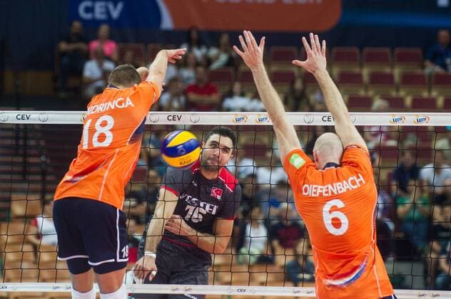 2017.08.25 KATOWICE CEV MISTRZOSTWA EUROPY W PILCE SIATKOWEJ MEZCZYZN LOTTO EUROVOLLEY POLAND 2017 HOLANDIA - TURCJA NZ METIN TOY ROBBERT ANDRINGA JASPER DIEFENBACH FOT LUKASZ KRAJEWSKI FOKUSMEDIA NEWSPIX.PL Men s volleyball. European Championship EM Europameisterschaft Poland 2017 Netherlands vs Turkey --- Newspix.pl  CRAJU250817_128