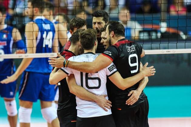 Volleyball EM, Deutschland - Italien August 25, 2017 - Szczecin, Poland - Julian Zenger (GER), Gyorgy Grozer (GER) celebrate during Volleyball European Championships match between Italy and Germany on 25 August 2017 in Szczecin, Poland. Germany v Italy - Volleyball European Championships  - ZUMAn230 20170825_zaa_n230_381 Copyright: xFotoxOlimpikx
