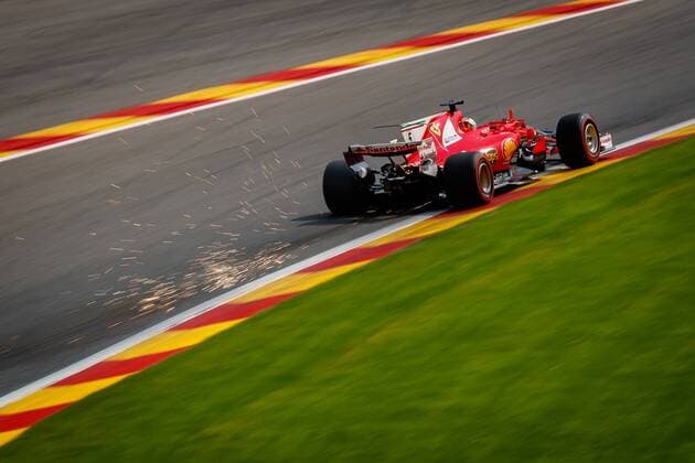 Sebastian Vettel (Scuderia Ferrari) mit seinem Auto in der Eau Rouge mit Funkenflug, Grosser Preis von Belgien 2017, Rennen, Motorsport, Formel 1, 26.08.2017, Spa Francorchamps Copyright: xNeisx Eibner-Pressefotox EP_ans
