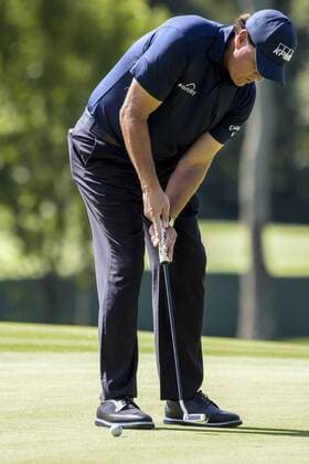 August 26, 2017 - Old Westbury, New York, U.S - Phil Mickelson putting on the first hole during the third round of The Northern Trust at Glen Oaks Club in Old Westbury, NY. GOLF 2017 - The Northern Trust - Third Round - ZUMAc119 20170826_zaf_c119_008 Copyright: xBrianxCianciox