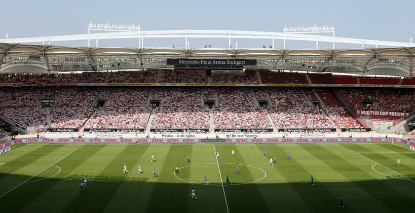 Fußball, Stadiongeschichte VfB Stuttgart VfB Stuttgart - 1. FSV Mainz 05 Deutschland, Stuttgart, 26.08.2016, 1. Fussball-Bundesliga, Saison 2017 2018, 2. Spieltag, VfB Stuttgart - 1. FSV Mainz 05 (1:0): Übersicht Mercedes-Benz Arena.