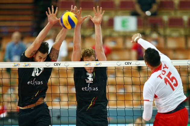 Katowice , Hala Spodek 27.08.2017 siatkowka Mistrzostwa Europy CEV 2017 Faza grupowa , Grupa D Turcja - Belgia NZ Simon Van De Voorde ( BEL ) Sam Deroo ( BEL ) Metin Toy ( TUR ) FOT Michal Nowak Newspix.pl Katowice , Spodek s Hall 27.08.2017 sport volleyball 2017 CEV Volleyball European Championship EM Europameisterschaft - Men Preliminary Round Pool D Turkey - Belgium photo by Michal Nowak Newspix.pl --- Newspix.pl  170827MIN024