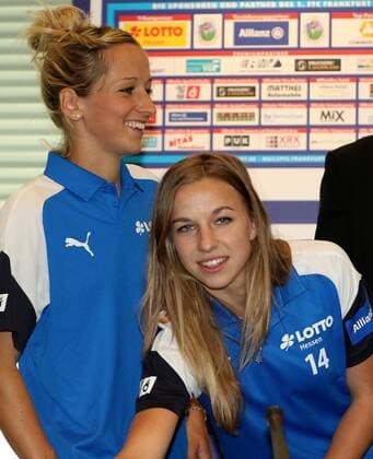 30.8.2017 Frankfurt am Main, Allianz Frauen-Bundesliga Saison 2017 2018 FFC Frankfurt Saisoneröffnungspressekonferenz Hendrich, Kathrin (4, FFC Frankfurt) und Groenen, Jackie (14, FFC Frankfurt)