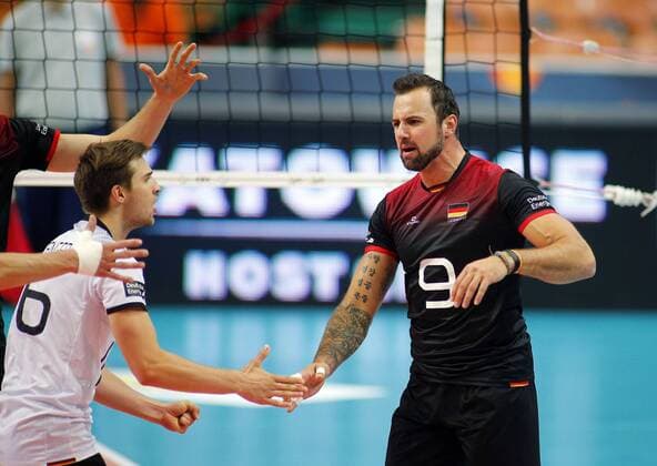 KATOWICE HALA SPODEK 31.08.2017 LOTTO EUROVOLLEY 2017 MECZ MISTRZOSTW EUROPY 2017 SIATKOWKA 1 4 FINALU NIEMCY (czarne) - CZECHY (bialo-niebieskie) NZ radosc siatkarzy Niemiec - Denys Viktorovic Kaliberda , Gyorgy Grozer . FOT TOMASZ WANTULA NEWSPIX.PL KATOWICE SPODEK 31.08.2017 VOLEYYBALL MEN S CHAMPIONSCHIP LOTTO EUROVOLLEY POLAND 2017 QUARTERFINAL GERMANY - CZECH REPUBLIC TOMASZ WANTULA NEWSPIX.PL --- Newspix.pl  170831WAN019