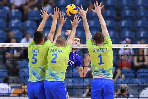 2017.08.31 Krakow Siatkowka , Mistrzostwa Europy mezczyzn 2017 , LOTTO Eurovolley Poland 2017 Rosja - Slowenia N z Alen Sket, Alen Pajenk, Toncek Stern of Slovenia and Maxim Mikhaylov of Russia Foto Krzysztof Porebski PressFocus NEWSPIX.PL 2017.08.31 Krakow Volleyball , CEV Volleyball European Championship EM Europameisterschaft - Men , LOTTO Eurovolley Poland 2017 Russia - Slovenia Alen Sket, Alen Pajenk, Toncek Stern of Slovenia and Maxim Mikhaylov of Russia Credit: Krzysztof Porebski PressFocus --- Newspix.pl  20170831PF_KP108