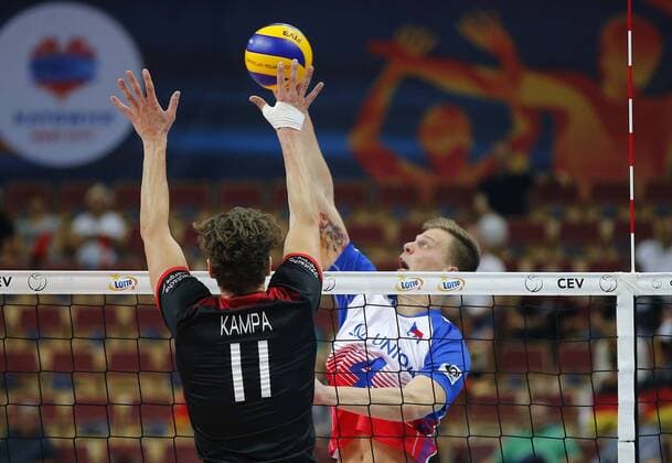 KATOWICE HALA SPODEK 31.08.2017 LOTTO EUROVOLLEY 2017 MECZ MISTRZOSTW EUROPY 2017 SIATKOWKA 1 4 FINALU NIEMCY (czarne) - CZECHY (bialo-niebieskie) NZ Lukas Immanuel Kampa , Donovan Dzavoronok . FOT TOMASZ WANTULA NEWSPIX.PL KATOWICE SPODEK 31.08.2017 VOLEYYBALL MEN S CHAMPIONSCHIP LOTTO EUROVOLLEY POLAND 2017 QUARTERFINAL GERMANY - CZECH REPUBLIC TOMASZ WANTULA NEWSPIX.PL --- Newspix.pl  170831WAN057