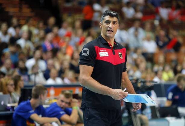 KATOWICE HALA SPODEK 31.08.2017 LOTTO EUROVOLLEY 2017 MECZ MISTRZOSTW EUROPY 2017 SIATKOWKA 1 4 FINALU NIEMCY (czarne) - CZECHY (bialo-niebieskie) NZ Andrea Giani trener Niemiec Head Coach . FOT TOMASZ WANTULA NEWSPIX.PL KATOWICE SPODEK 31.08.2017 VOLEYYBALL MEN S CHAMPIONSCHIP LOTTO EUROVOLLEY POLAND 2017 QUARTERFINAL GERMANY - CZECH REPUBLIC TOMASZ WANTULA NEWSPIX.PL --- Newspix.pl  170831WAN061