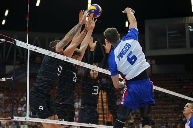 KATOWICE HALA SPODEK 31.08.2017 LOTTO EUROVOLLEY 2017 MECZ MISTRZOSTW EUROPY 2017 SIATKOWKA 1 4 FINALU NIEMCY (czarne) - CZECHY (bialo-niebieskie) NZ Gyorgy Grozer , Tobias Krick , Ruben Schott , Michal Finger . FOT TOMASZ WANTULA NEWSPIX.PL KATOWICE SPODEK 31.08.2017 VOLEYYBALL MEN S CHAMPIONSCHIP LOTTO EUROVOLLEY POLAND 2017 QUARTERFINAL GERMANY - CZECH REPUBLIC TOMASZ WANTULA NEWSPIX.PL --- Newspix.pl  170831WAN065