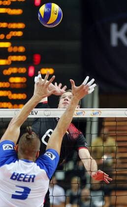 KATOWICE HALA SPODEK 31.08.2017 LOTTO EUROVOLLEY 2017 MECZ MISTRZOSTW EUROPY 2017 SIATKOWKA 1 4 FINALU NIEMCY (czarne) - CZECHY (bialo-niebieskie) NZ Denys Viktorovic Kaliberda . FOT TOMASZ WANTULA NEWSPIX.PL KATOWICE SPODEK 31.08.2017 VOLEYYBALL MEN S CHAMPIONSCHIP LOTTO EUROVOLLEY POLAND 2017 QUARTERFINAL GERMANY - CZECH REPUBLIC TOMASZ WANTULA NEWSPIX.PL --- Newspix.pl  170831WAN068