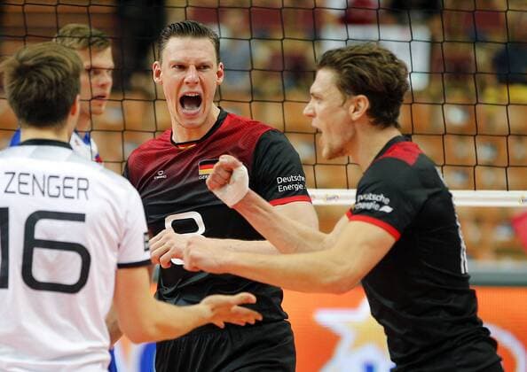 KATOWICE HALA SPODEK 31.08.2017 LOTTO EUROVOLLEY 2017 MECZ MISTRZOSTW EUROPY 2017 SIATKOWKA 1 4 FINALU NIEMCY (czarne) - CZECHY (bialo-niebieskie) NZ radosc siatkarzy Niemiec - Julian Zenger , Marcus Bohme , Lukas Immanuel Kampa . FOT TOMASZ WANTULA NEWSPIX.PL KATOWICE SPODEK 31.08.2017 VOLEYYBALL MEN S CHAMPIONSCHIP LOTTO EUROVOLLEY POLAND 2017 QUARTERFINAL GERMANY - CZECH REPUBLIC TOMASZ WANTULA NEWSPIX.PL --- Newspix.pl  170831WAN072