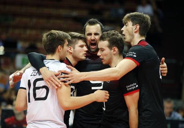 KATOWICE HALA SPODEK 31.08.2017 LOTTO EUROVOLLEY 2017 MECZ MISTRZOSTW EUROPY 2017 SIATKOWKA 1 4 FINALU NIEMCY (czarne) - CZECHY (bialo-niebieskie) NZ radosc siatkarzy Niemiec - Gyorgy Grozer (S). FOT TOMASZ WANTULA NEWSPIX.PL KATOWICE SPODEK 31.08.2017 VOLEYYBALL MEN S CHAMPIONSCHIP LOTTO EUROVOLLEY POLAND 2017 QUARTERFINAL GERMANY - CZECH REPUBLIC TOMASZ WANTULA NEWSPIX.PL --- Newspix.pl  170831WAN075