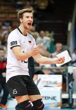 KATOWICE HALA SPODEK 31.08.2017 LOTTO EUROVOLLEY 2017 MECZ MISTRZOSTW EUROPY 2017 SIATKOWKA 1 4 FINALU NIEMCY (czarne) - CZECHY (bialo-niebieskie) NZ Julian Zenger radosc . FOT TOMASZ WANTULA NEWSPIX.PL KATOWICE SPODEK 31.08.2017 VOLEYYBALL MEN S CHAMPIONSCHIP LOTTO EUROVOLLEY POLAND 2017 QUARTERFINAL GERMANY - CZECH REPUBLIC TOMASZ WANTULA NEWSPIX.PL --- Newspix.pl  170831WAN078