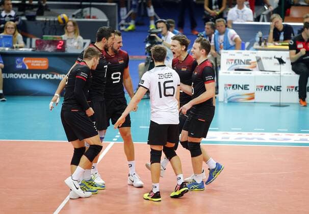 KATOWICE HALA SPODEK 31.08.2017 LOTTO EUROVOLLEY 2017 MECZ MISTRZOSTW EUROPY 2017 SIATKOWKA 1 4 FINALU NIEMCY (czarne) - CZECHY (bialo-niebieskie) NZ radosc siatkarzy Niemiec - FOT TOMASZ WANTULA NEWSPIX.PL KATOWICE SPODEK 31.08.2017 VOLEYYBALL MEN S CHAMPIONSCHIP LOTTO EUROVOLLEY POLAND 2017 QUARTERFINAL GERMANY - CZECH REPUBLIC TOMASZ WANTULA NEWSPIX.PL --- Newspix.pl  170831WAN085