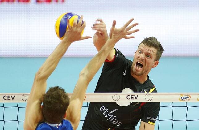 KATOWICE HALA SPODEK 31.08.2017 LOTTO EUROVOLLEY 2017 MECZ MISTRZOSTW EUROPY 2017 SIATKOWKA 1 4 FINALU BELGIA (czarne) - WLOCHY (niebieskie) NZ Pieter Verhees . FOT TOMASZ WANTULA NEWSPIX.PL KATOWICE SPODEK 31.08.2017 VOLEYYBALL MEN S CHAMPIONSCHIP LOTTO EUROVOLLEY POLAND 2017 QUARTERFINAL BELGIUM - ITALY TOMASZ WANTULA NEWSPIX.PL --- Newspix.pl  170831WAN162